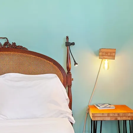 Apartment Modern & Bright 2-bedroom W/balcony In Lisbon